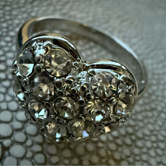 Silver Heart Rhinestone Statement Ring Size 9 Romantic Sparkle - Picture 14 of 16